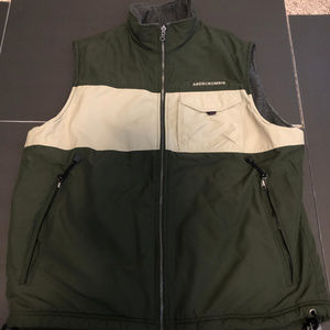 Men's Olive Reversible Abercrombie Vest Size XL